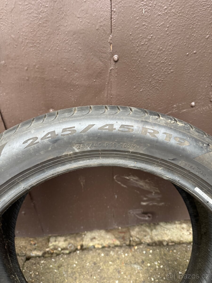 Pirelli Powergy 245/45 R19 102Y - 2