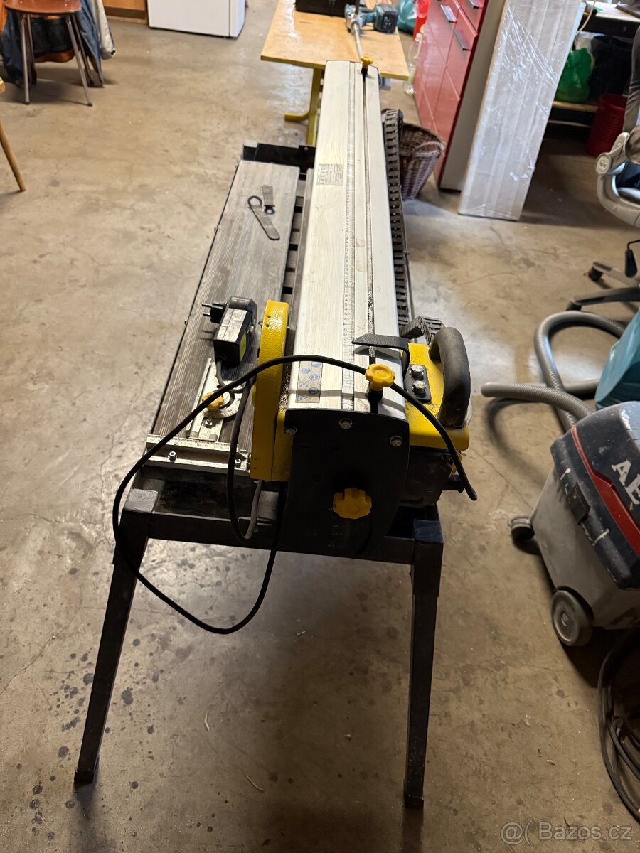 Řezačka obkladu - 2