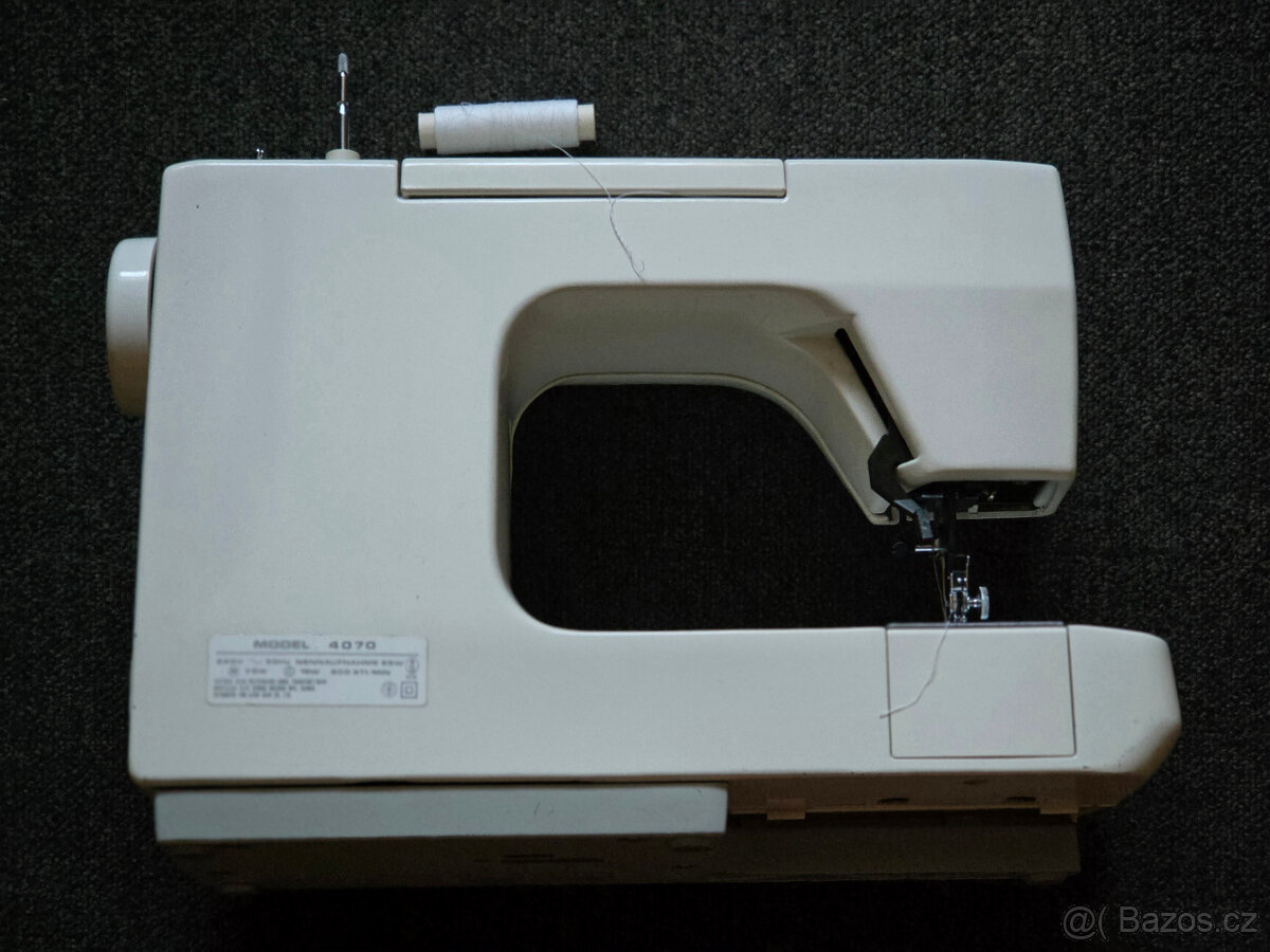 Šicí stroj Toyota - 2