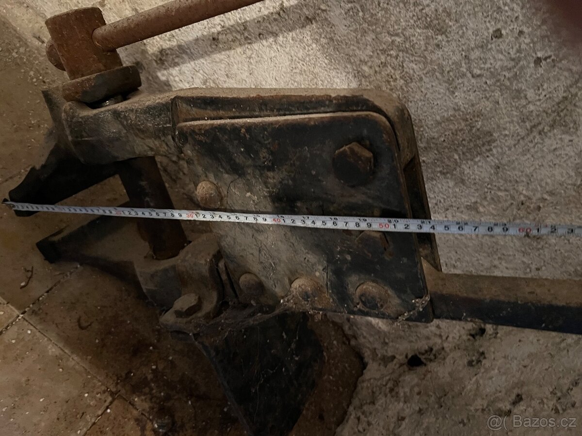 Kovářský svěrák - 2