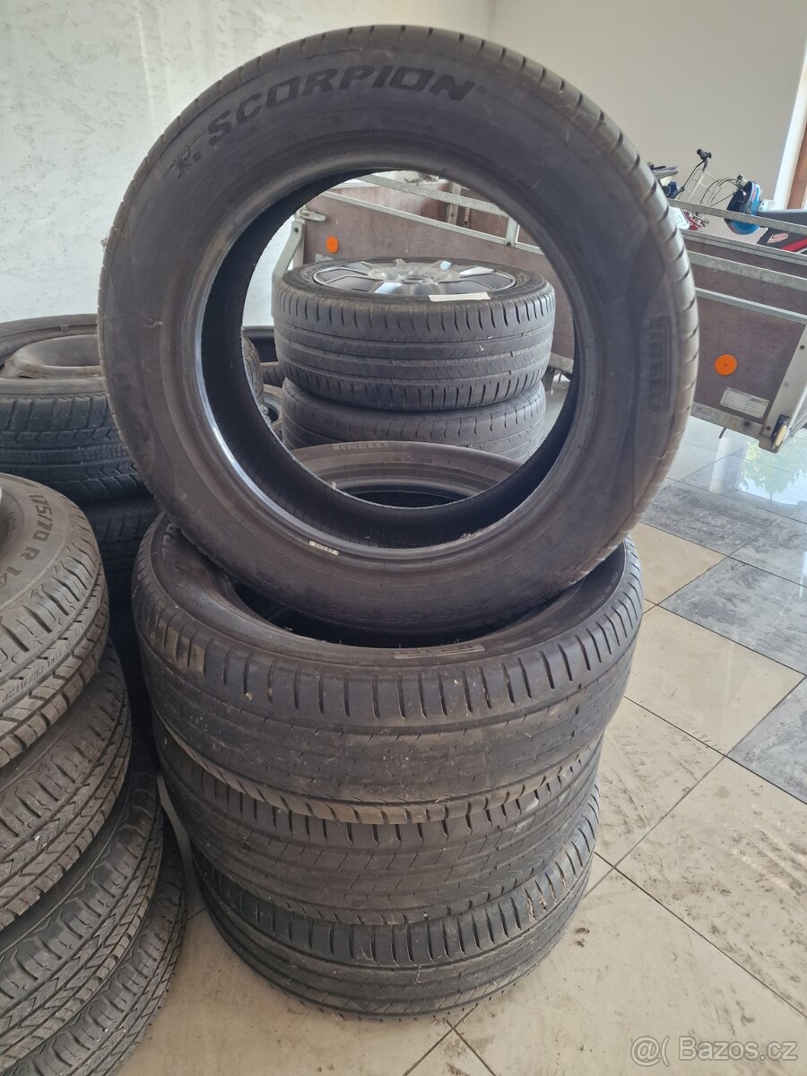 235/55/18 Pirelli Scorpion - 2