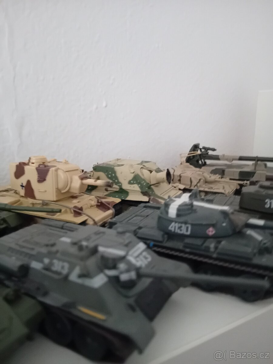 Kovové modely tanků a letadel - 2