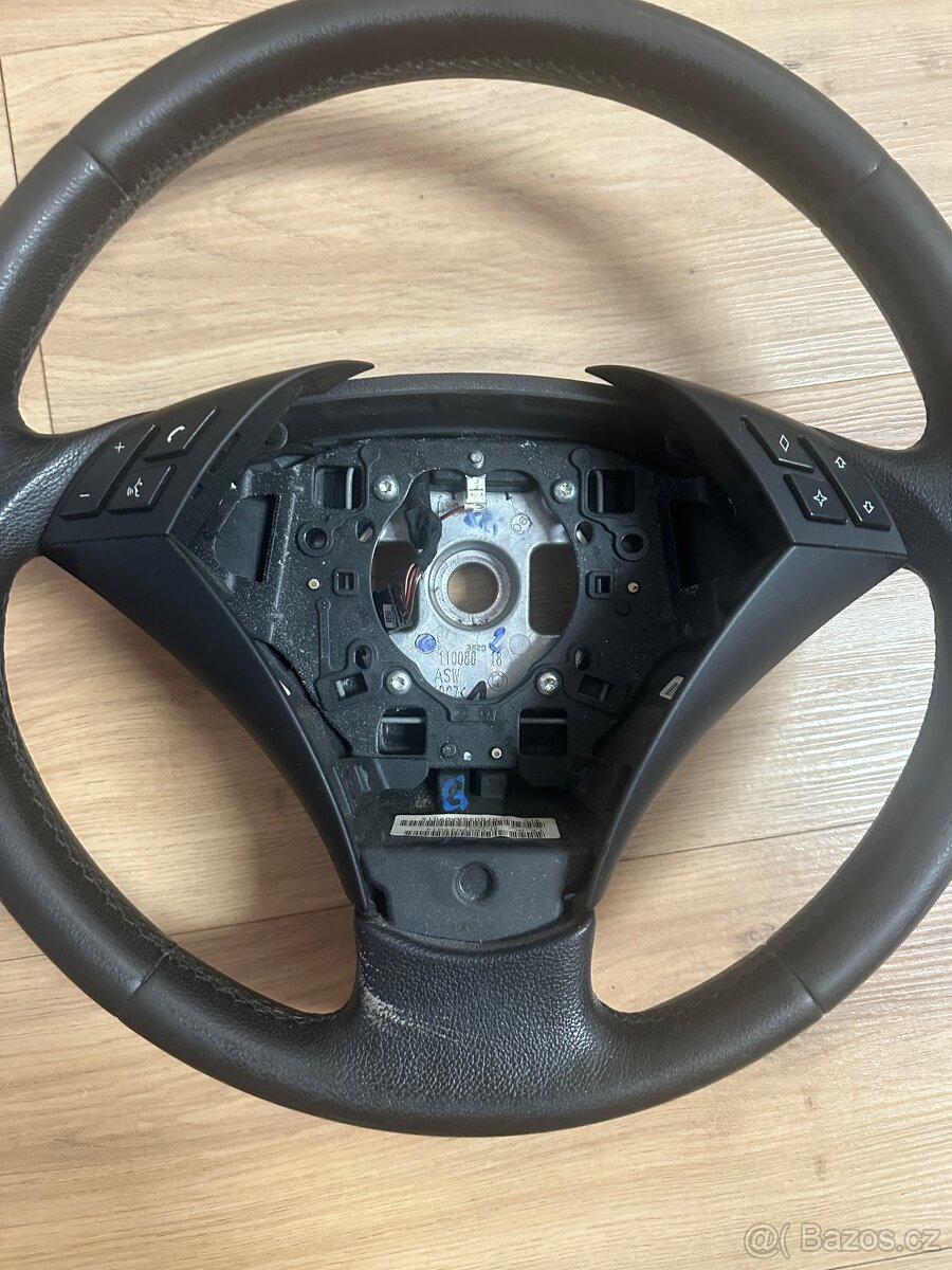 BMW E61 - volant s Airbagem - 2