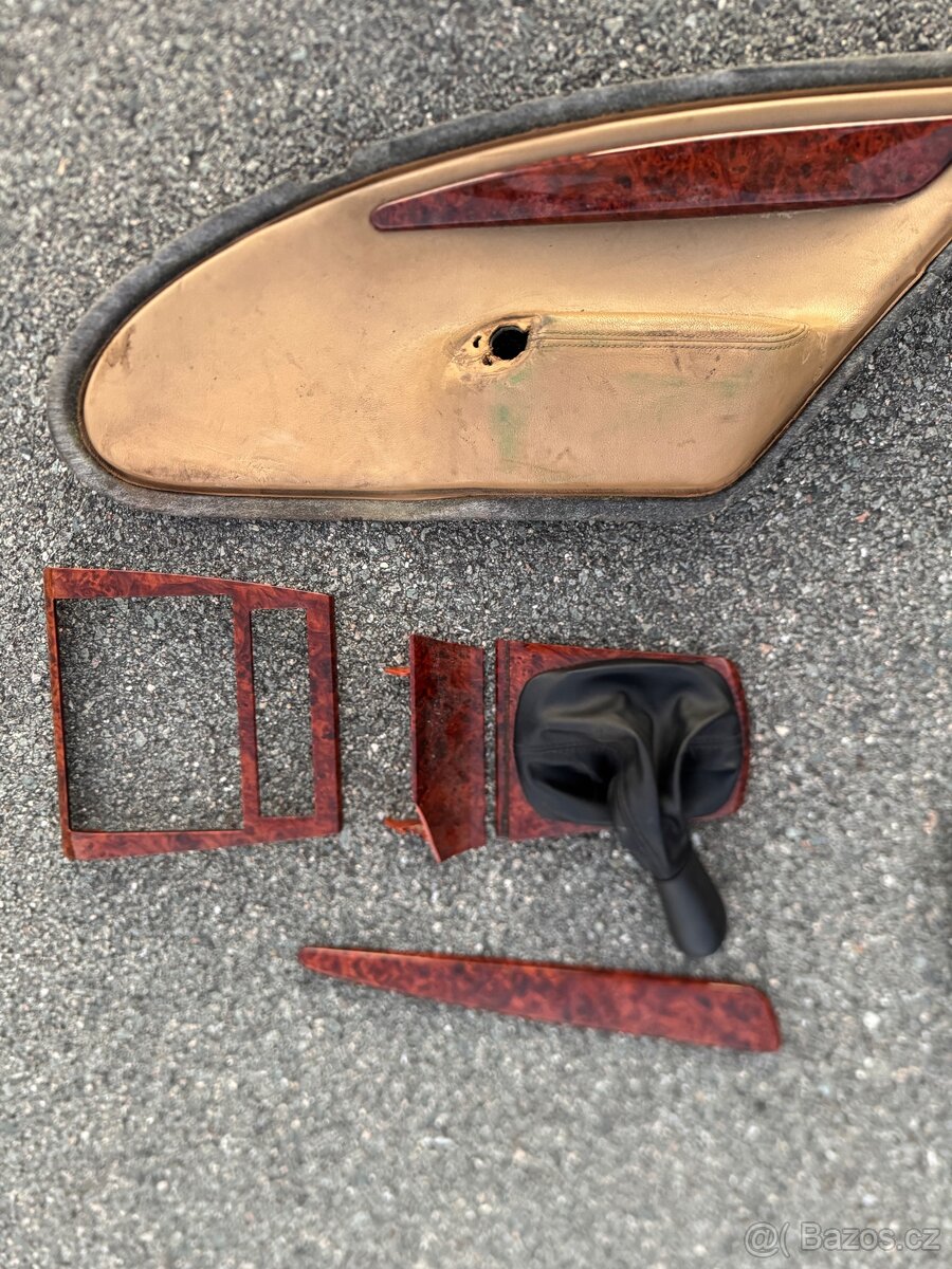 Škoda Octavia 1 drevodekor Laurin a Klement - 2