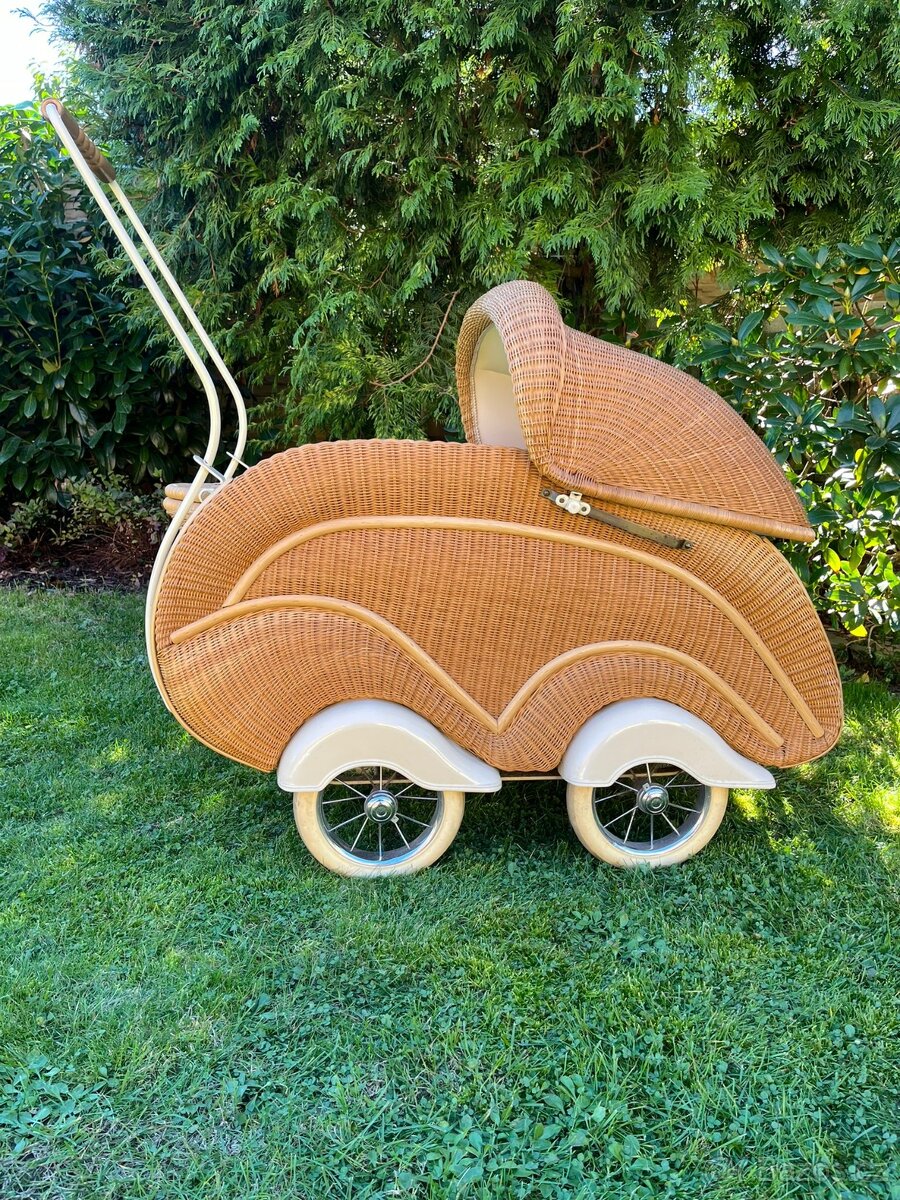 Proutěný RETRO kočárek pro miminko - 2