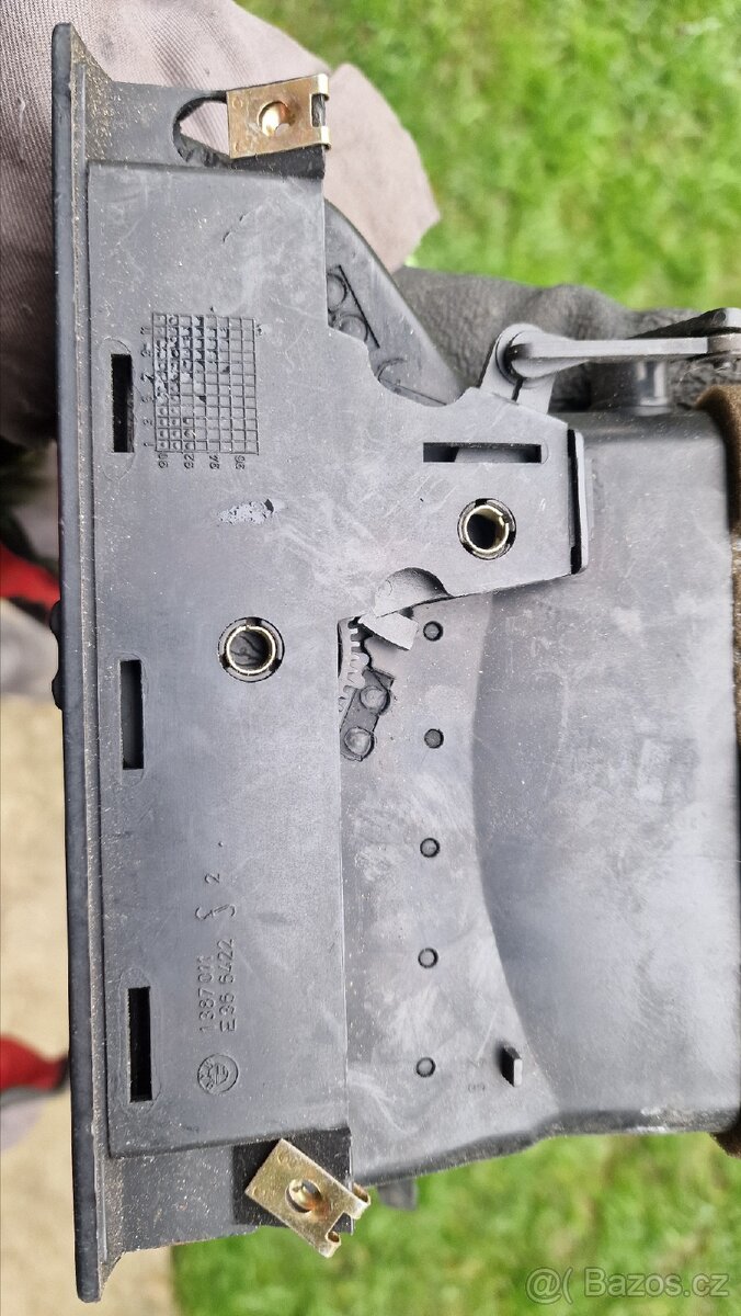 Výdech klimatizace BMW e36 - 2