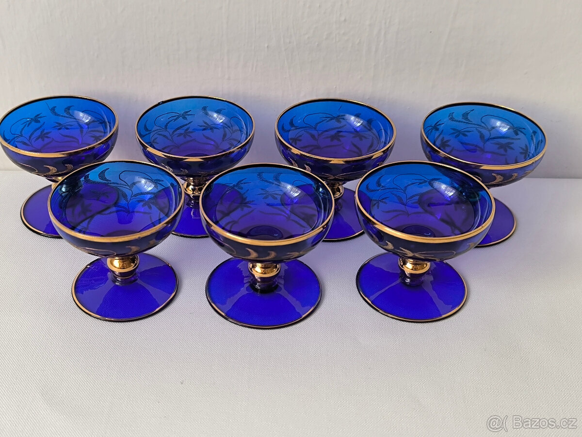 Sklenička modrá 7x, zlatě vyryté - 2