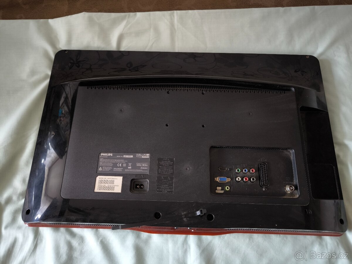 Zánovní LCD TV PHILIPS 26" s držákem na zeď. - 2