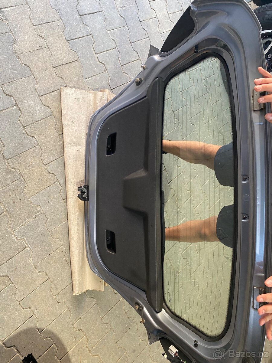 Víko kufru Opel Corsa D 1.2 2008 - 2