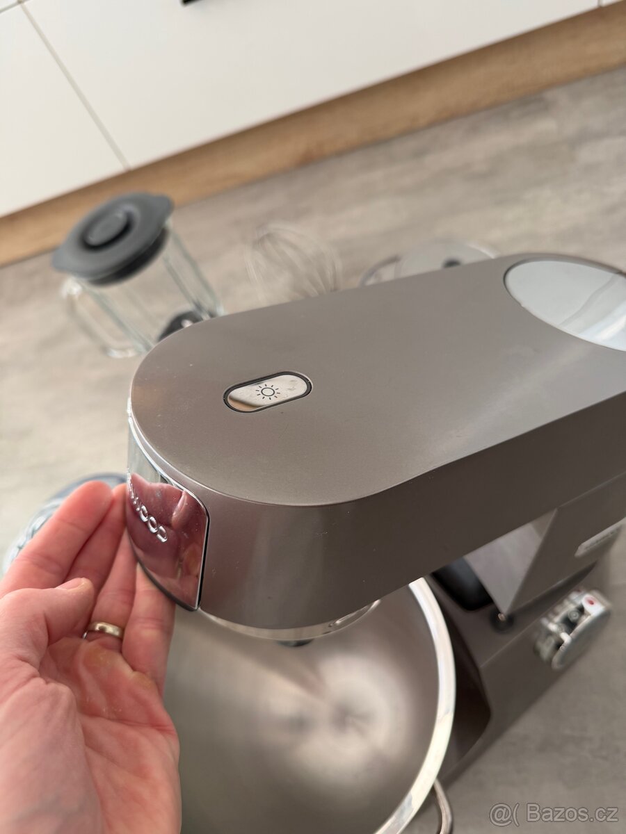 Robot Kenwood Chef XL KVL8320S - 2