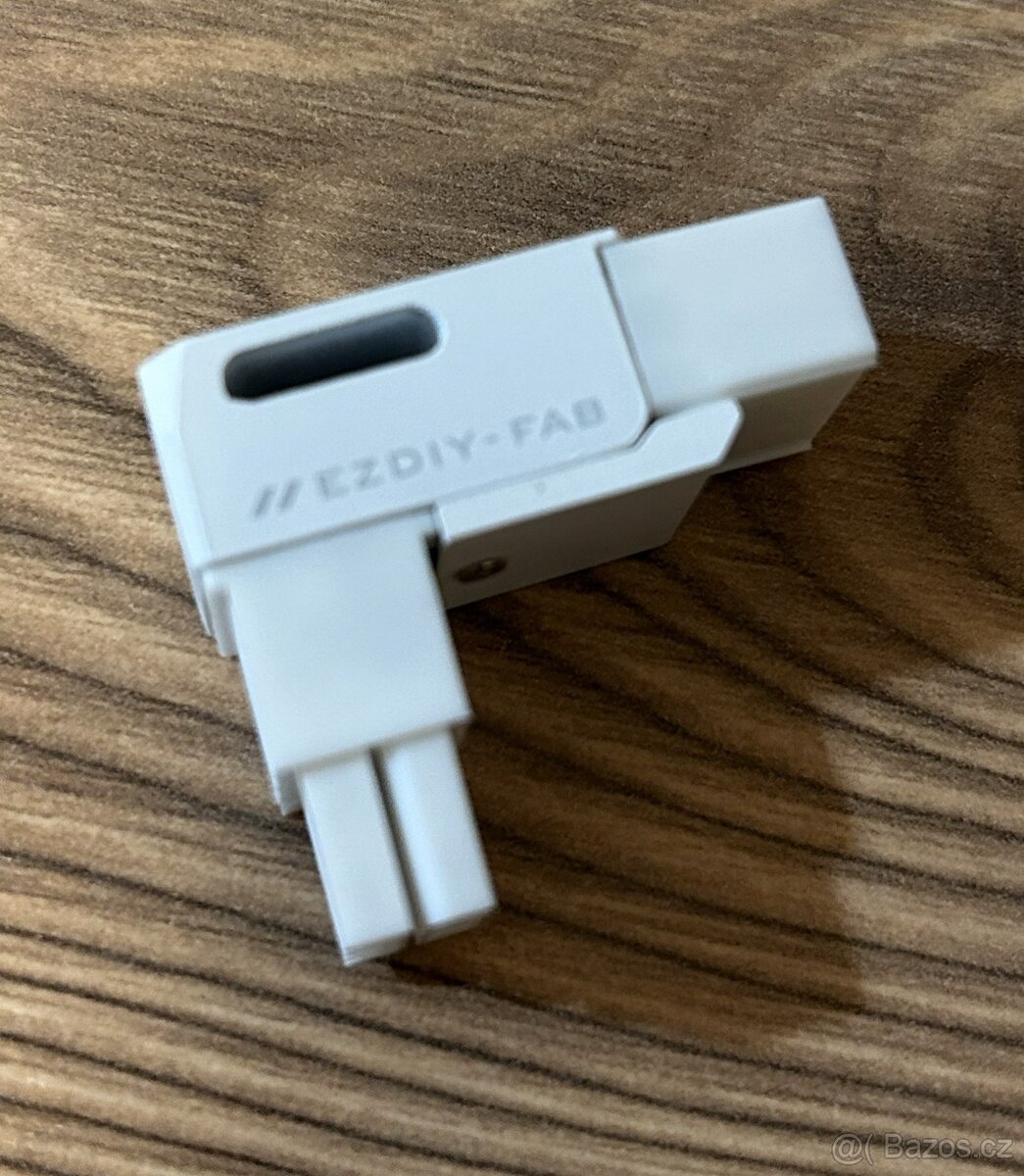 8pinový PCIe napájecí adaptér pro GPU, 90° úhlový konektor - 2