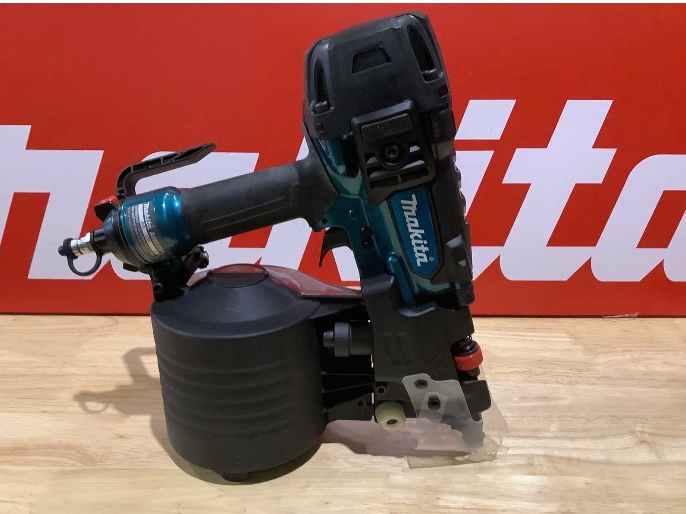 Pneumatická hřebíkovačka MAKITA AN935H - 2
