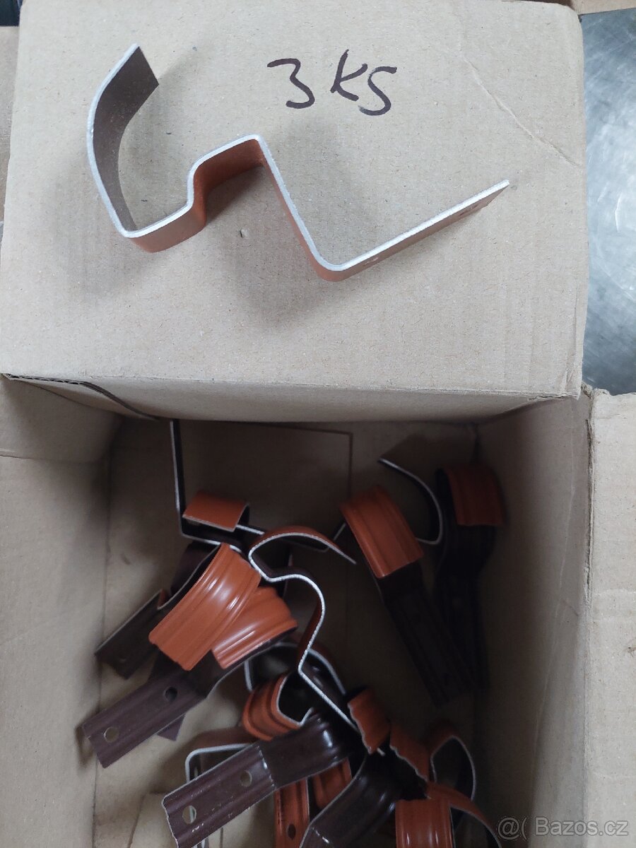 Prodám držák hřebenáče 2 Todach - 2