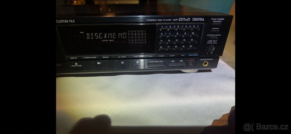 Sony CDP-227ESD II , CD player - 2 x TDA1541A - 2