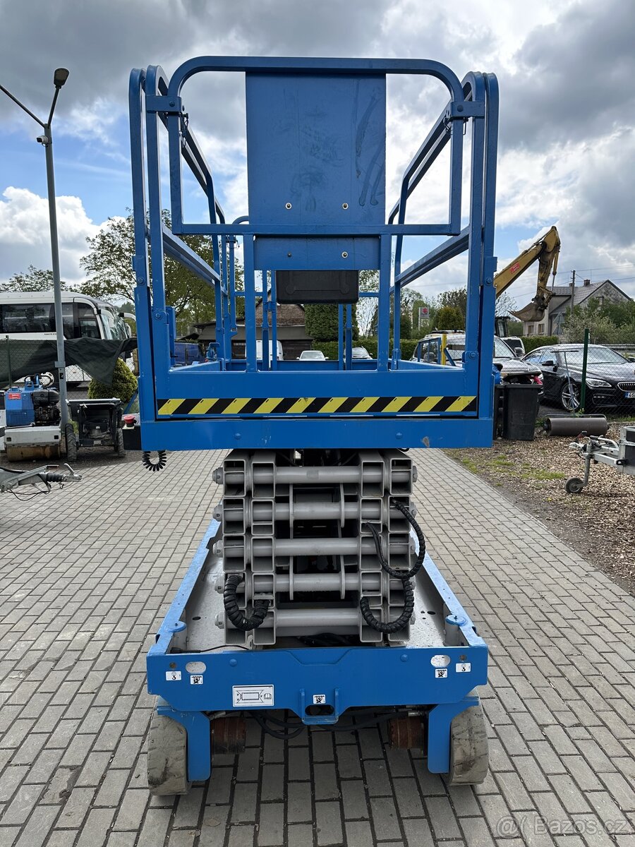 Nůžková plošina Genie GS-4047 - 2