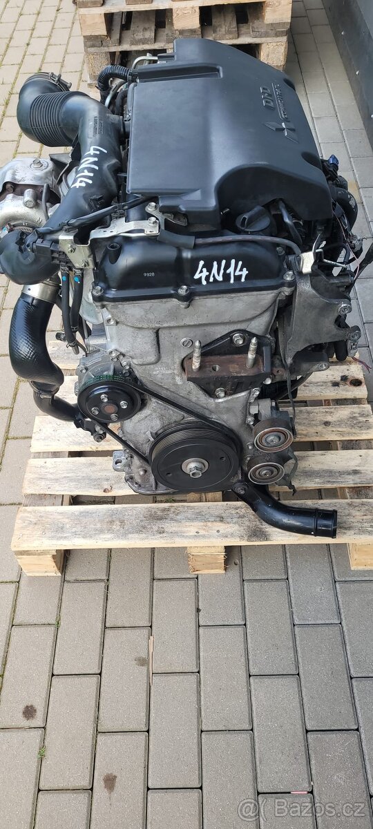 Motor Mitsubishi - 2