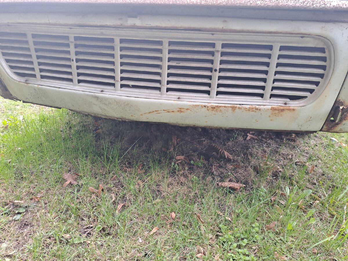 Škoda 1100mb mřížka čelo zazní - 2