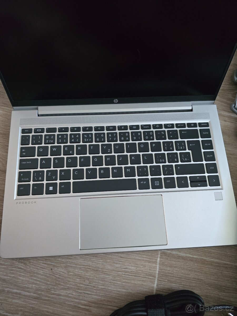 Pěkný notebook HP ProBook 445 G9. - 2