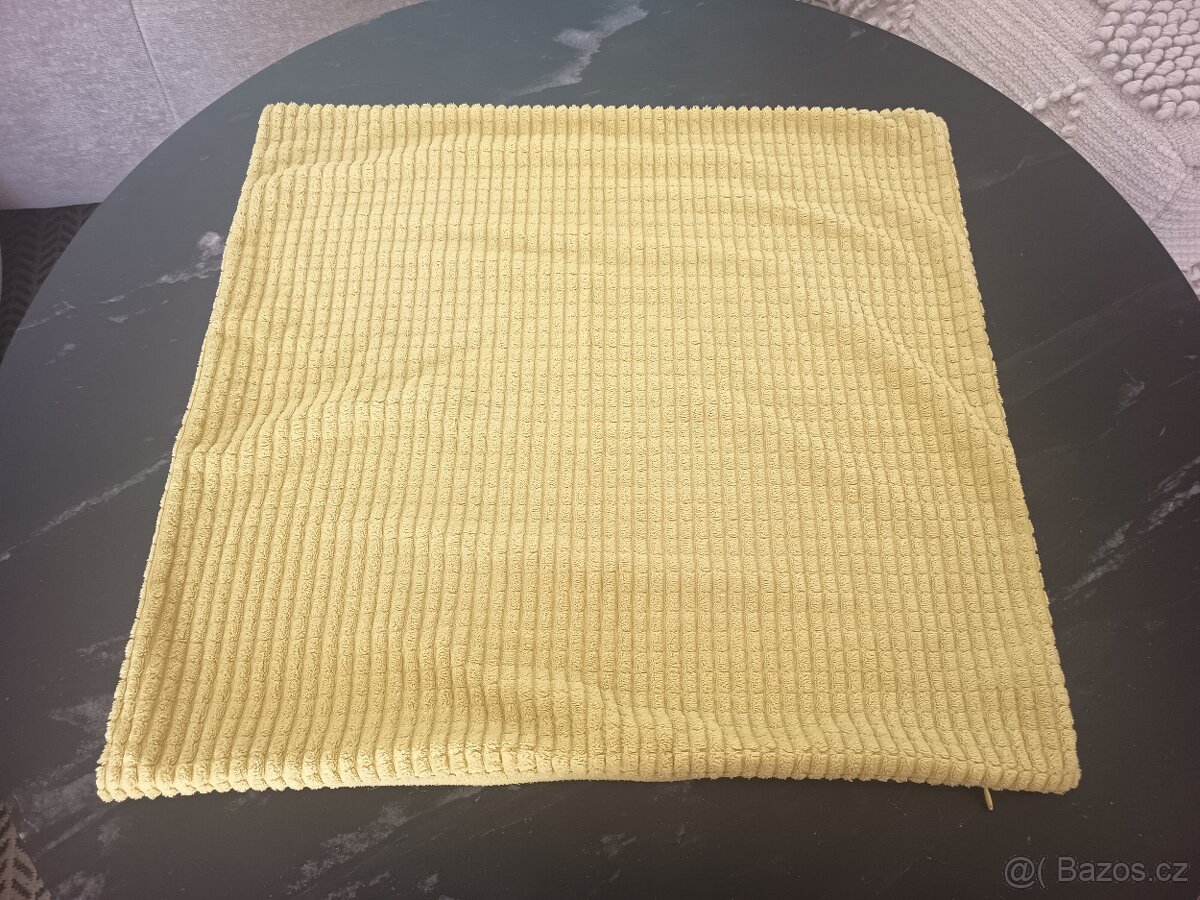 Povlaky na polštáře 50x50 cm - 2