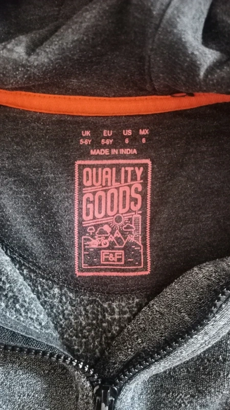 chlapecká mikinka vel. 110/116 - 2