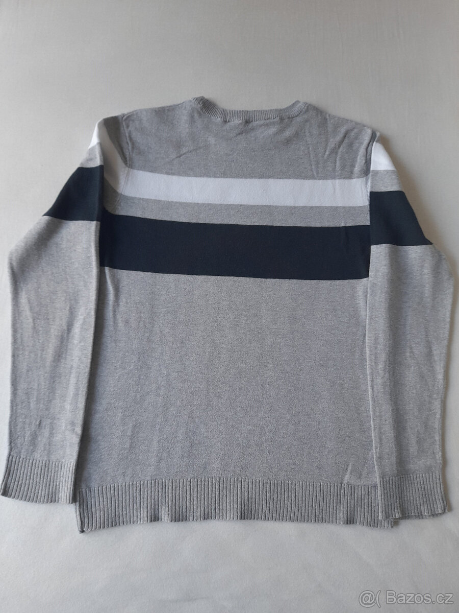 Chlapecký svetr vel. 146/152 - 2