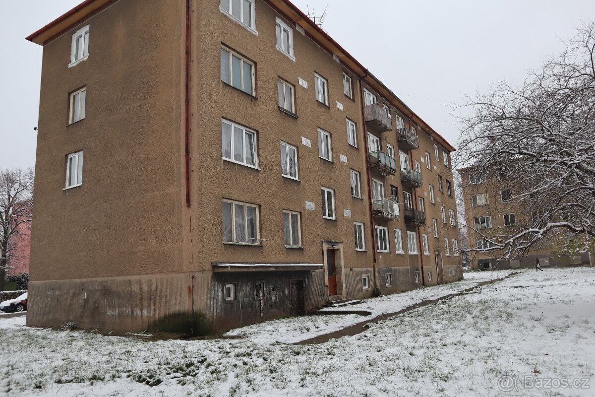 Pronájem bytu 2+1, s balkonem, ul. Osvobození, Jirkov - 2