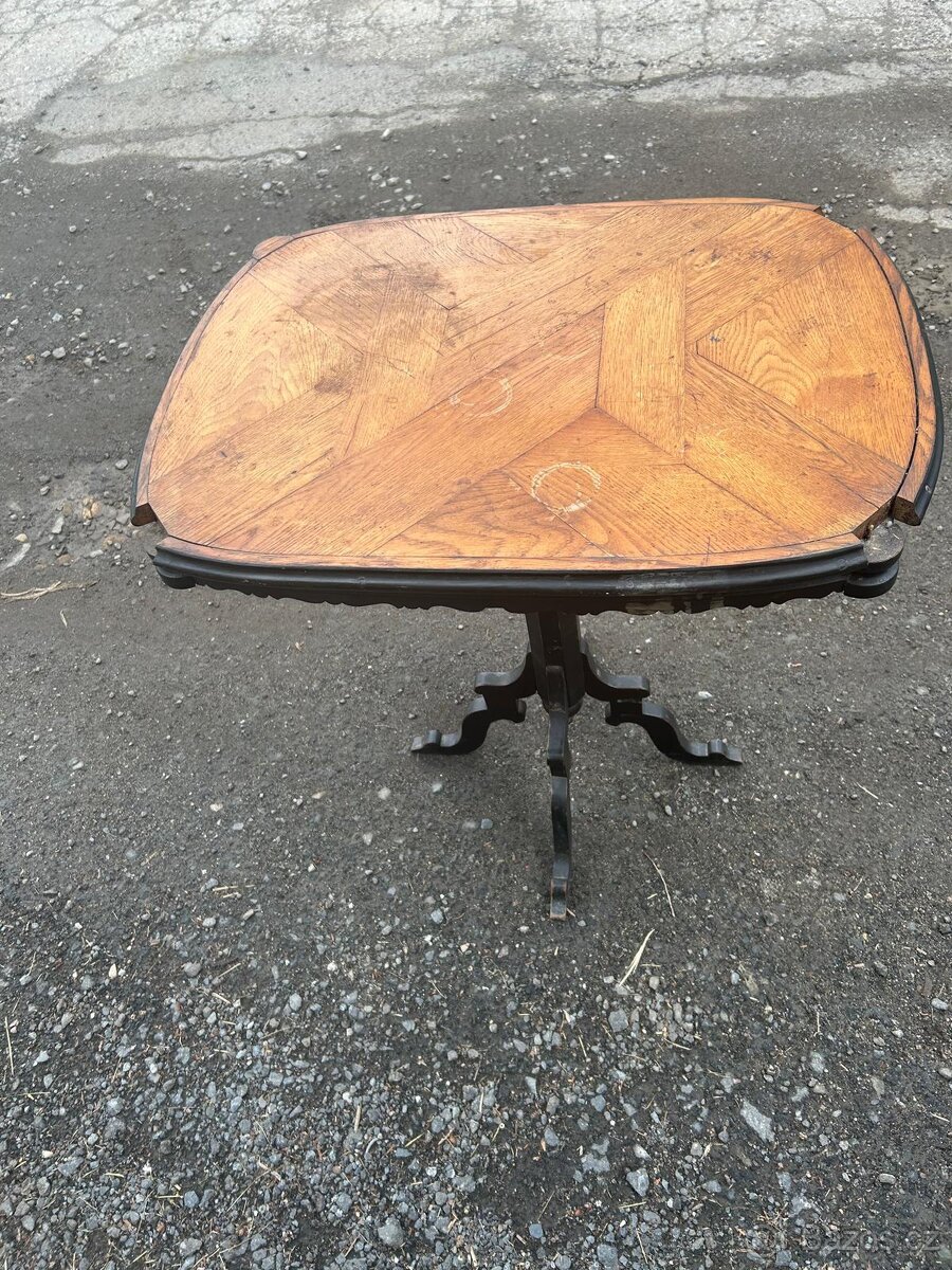 Starožitný stůl - 2