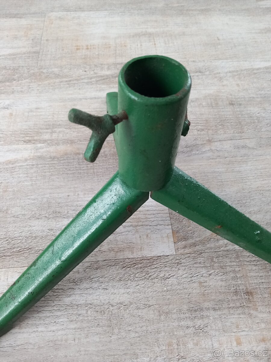 Starý stojan na vánoční stromeček - 2