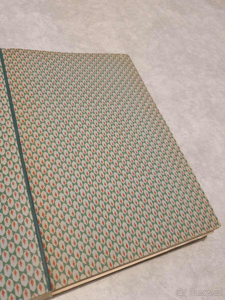 Kniha "Těšitel: Naše rodinné zahrady" originál z r. 1931 - 2