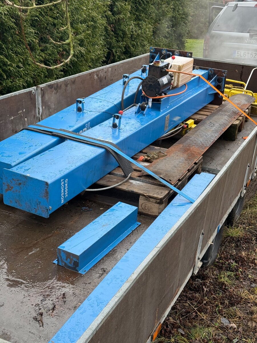 Dvousloupový zvedák golemtech 3,5t poloautomat. - 2