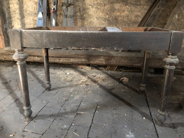 Starožitný stůl (k renovaci) - 2