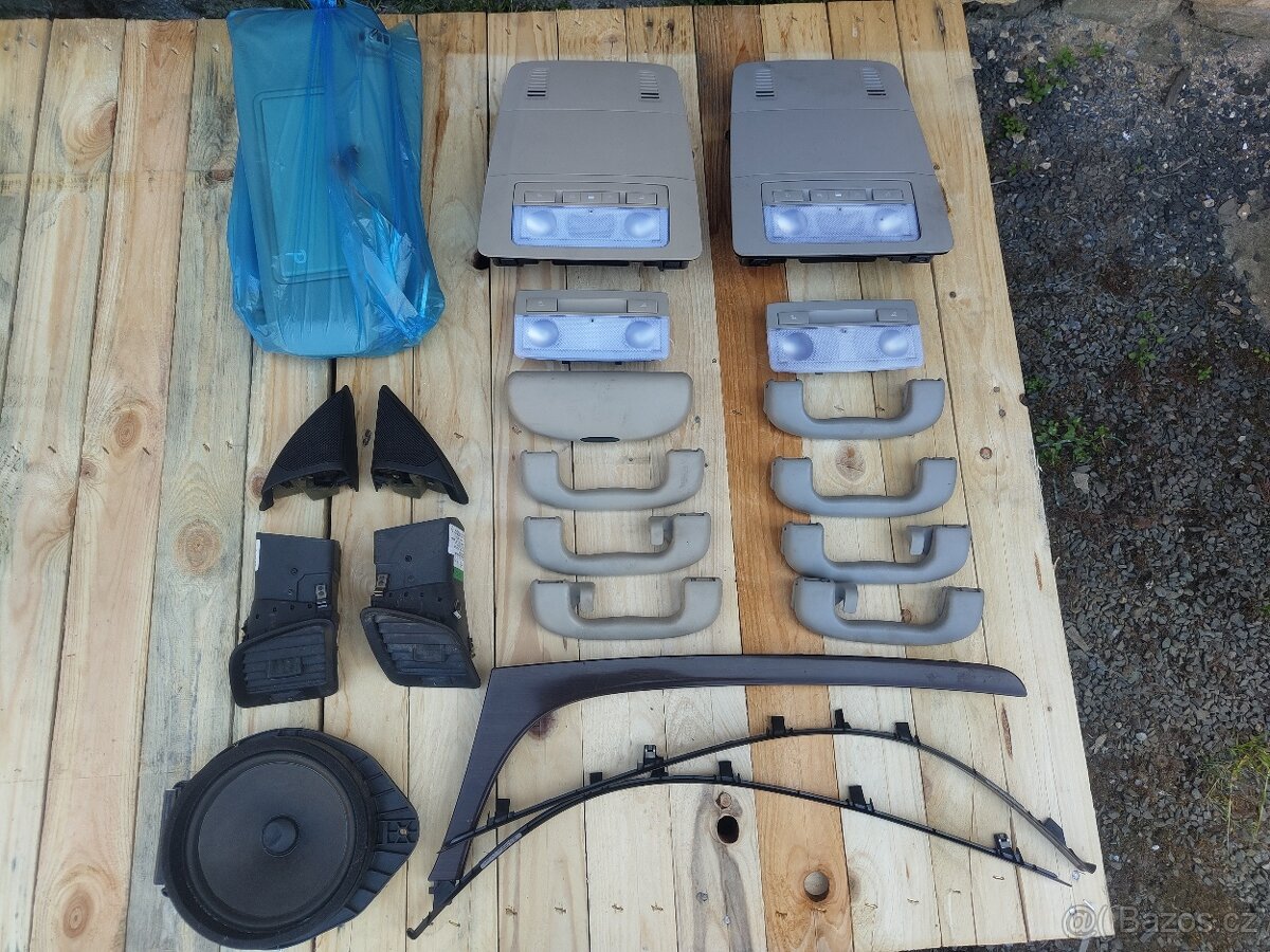 Insignia A - díly interiéru - madla, clony... - 2