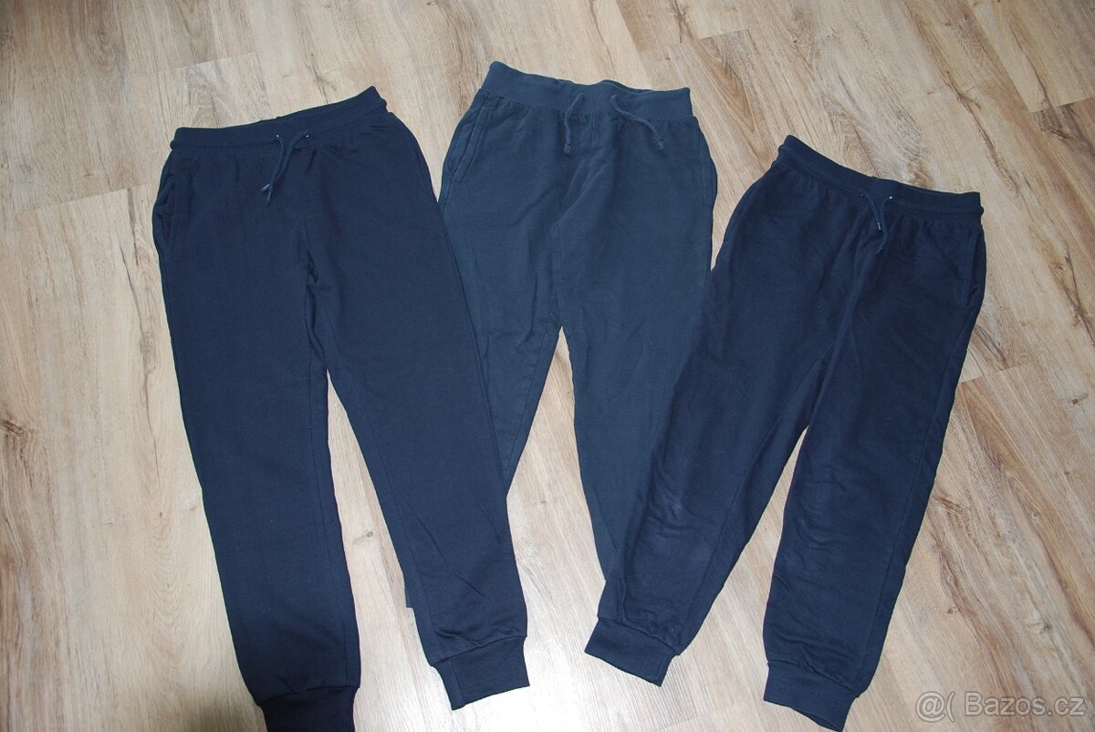 Tepláky vel. 140-146 - 2