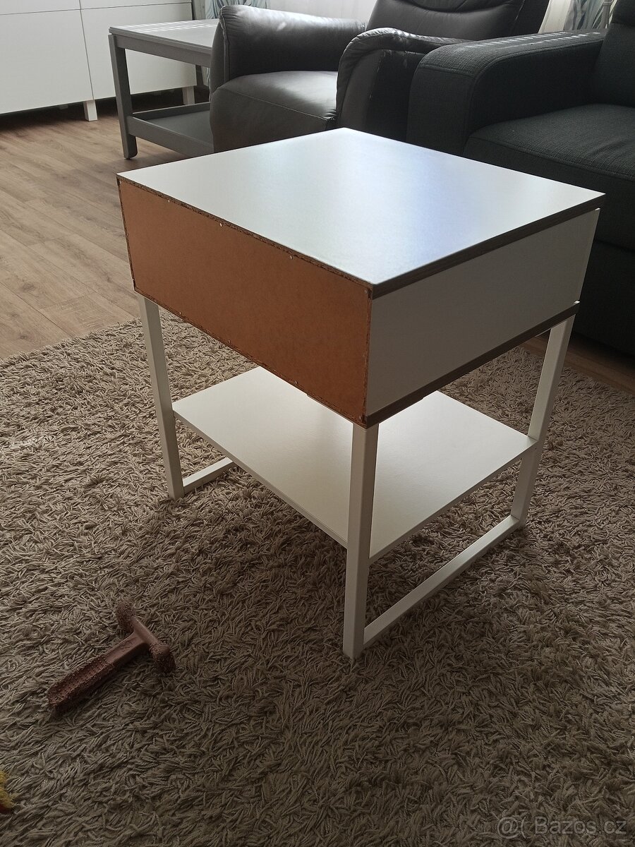 Noční stolek - 2