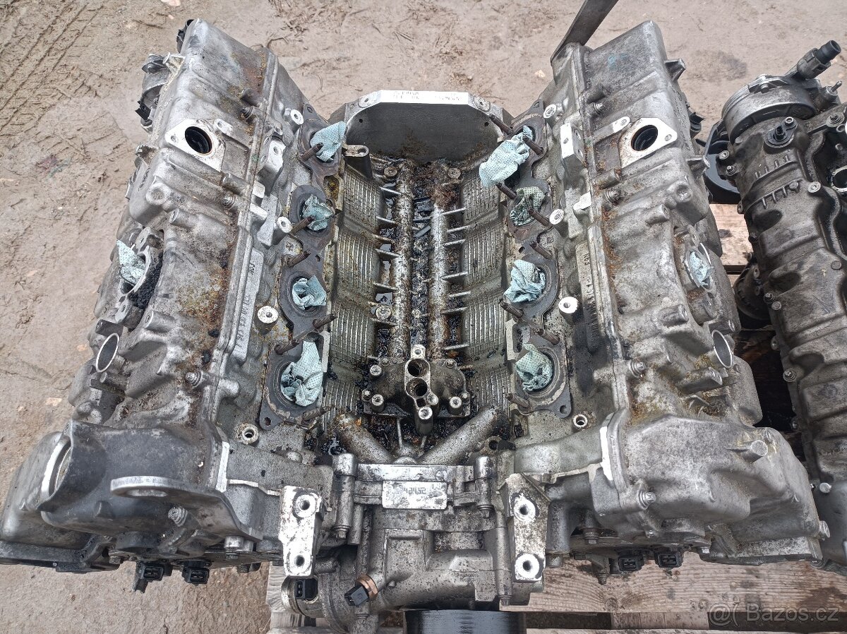 BMW n63b44a motor 650i 750i 300kw - 2