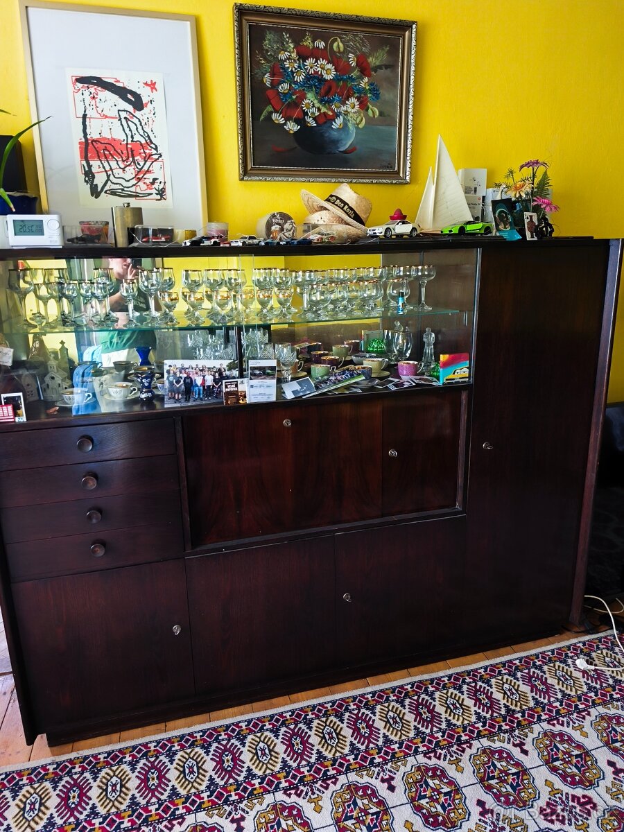 Obývací stěna z kvalitního materiálu - 2