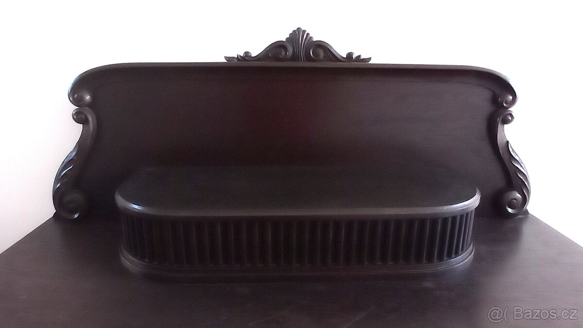 Starožitná komoda - 2