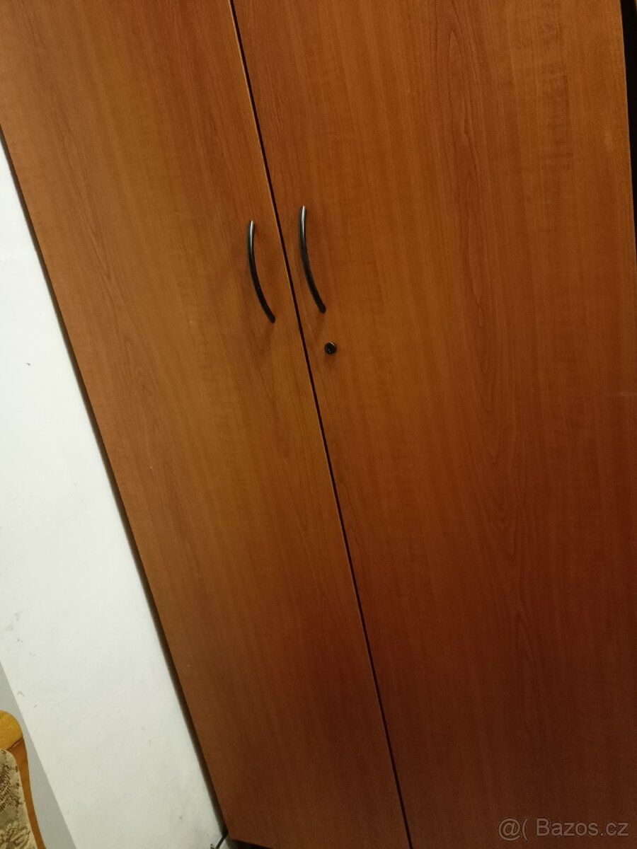 Skříň, jako pěkná, , nepoškozená. - 2