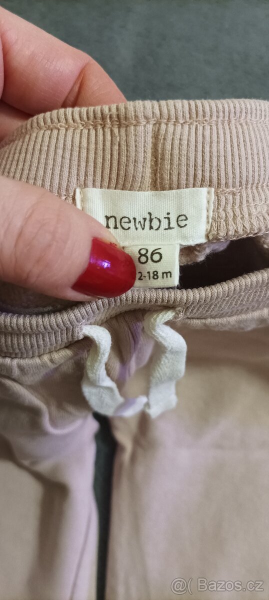 Tepláky Newbie vel. 86 s aplikací - 2
