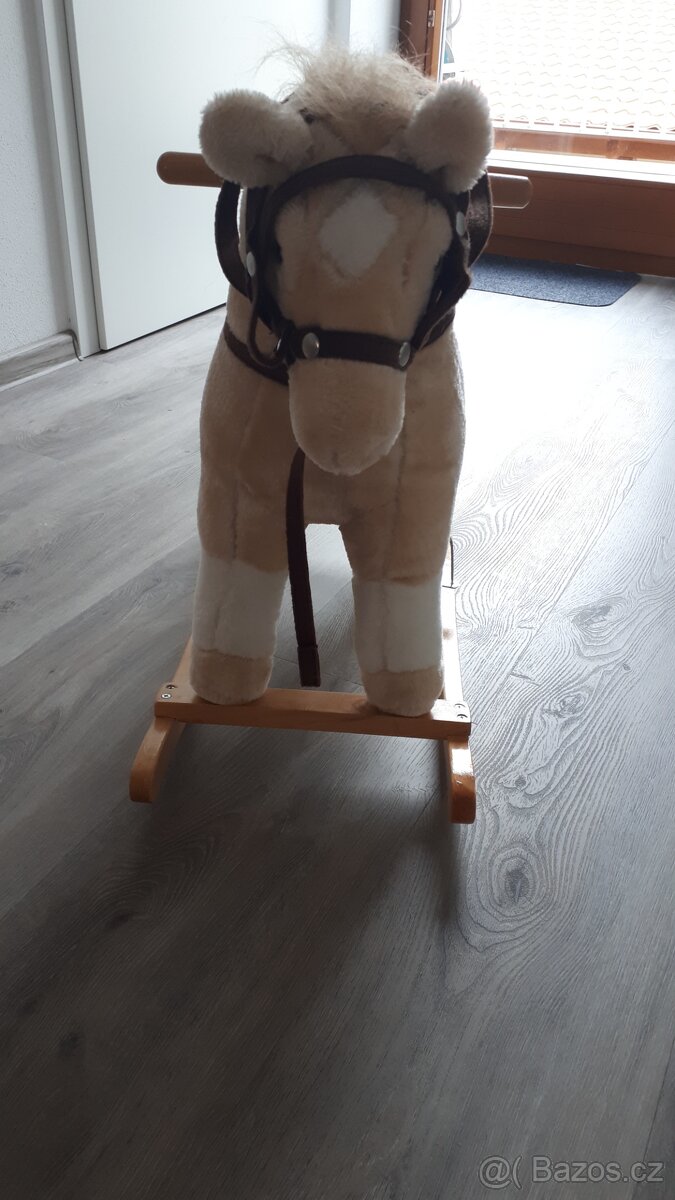 Detsky houpaci kun - 2