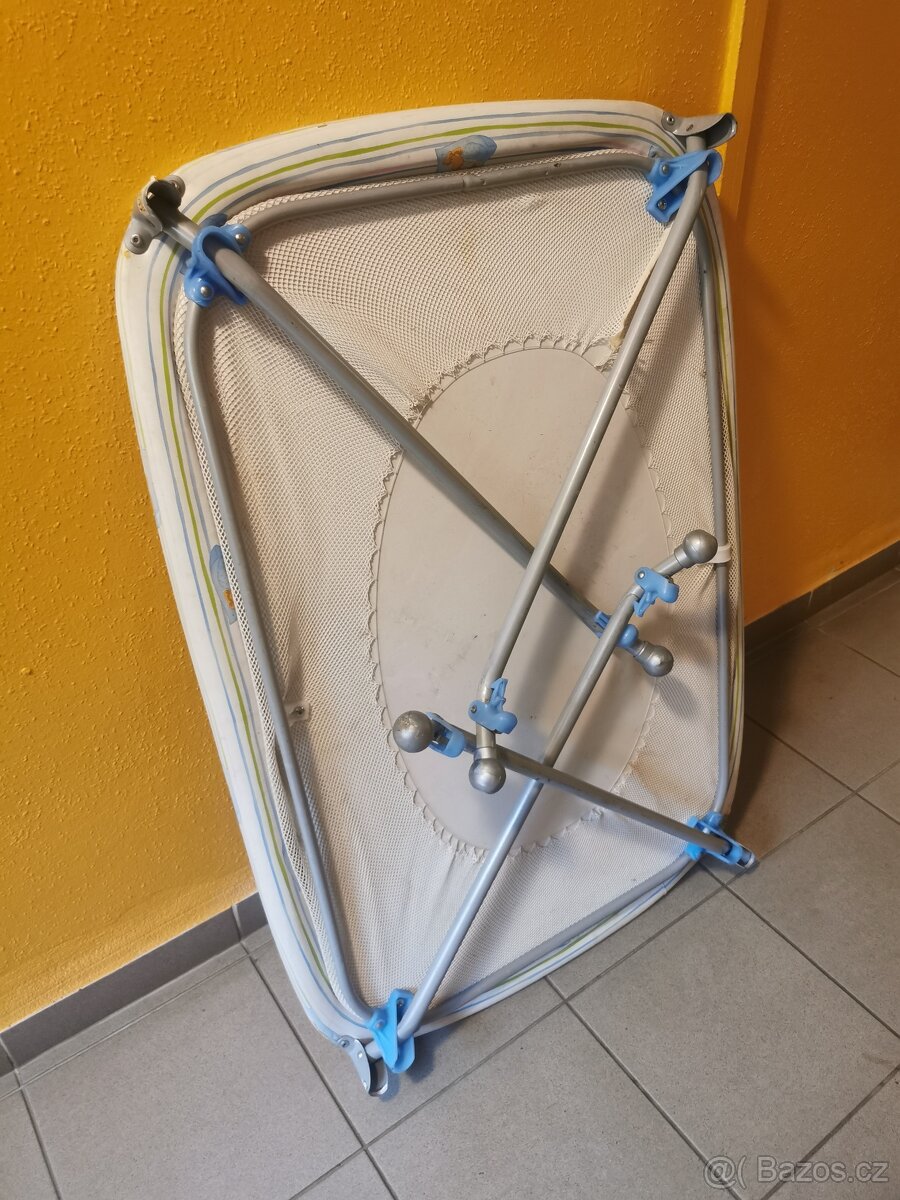 Skládací postýlka - 2