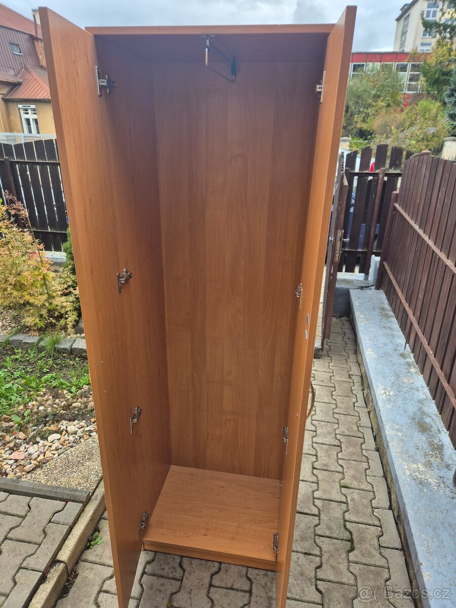 Prodám šatní skříň - 2