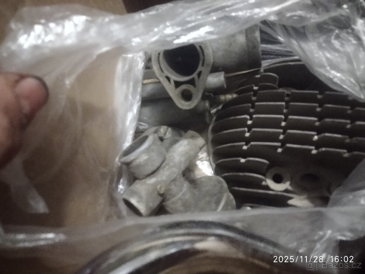 Prodám rÁd zbytky věcí na motorku a kolo - 2