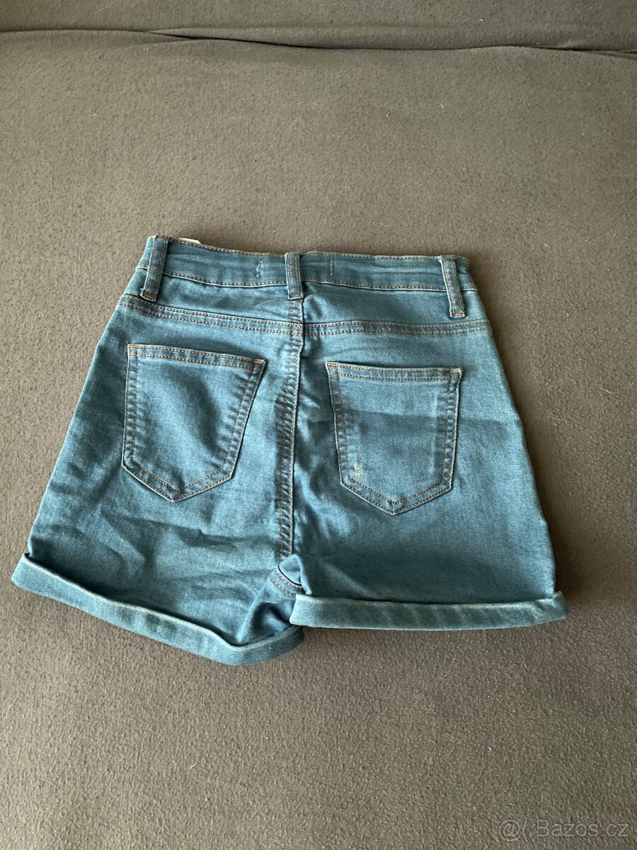 Dámské džínové kraťasy - 2