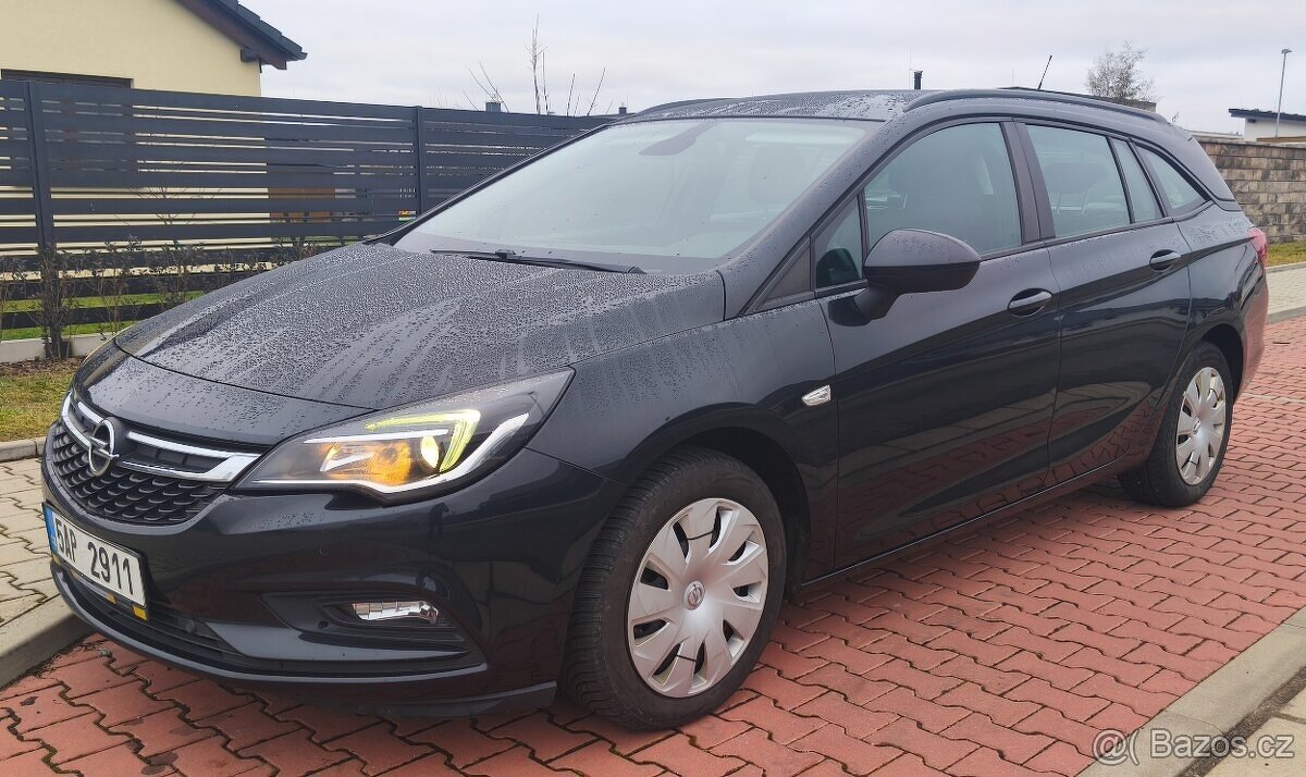 Opel Astra ST kombi 1.6 CDTi 100 kW - po servise za 40tis.Kč - 2