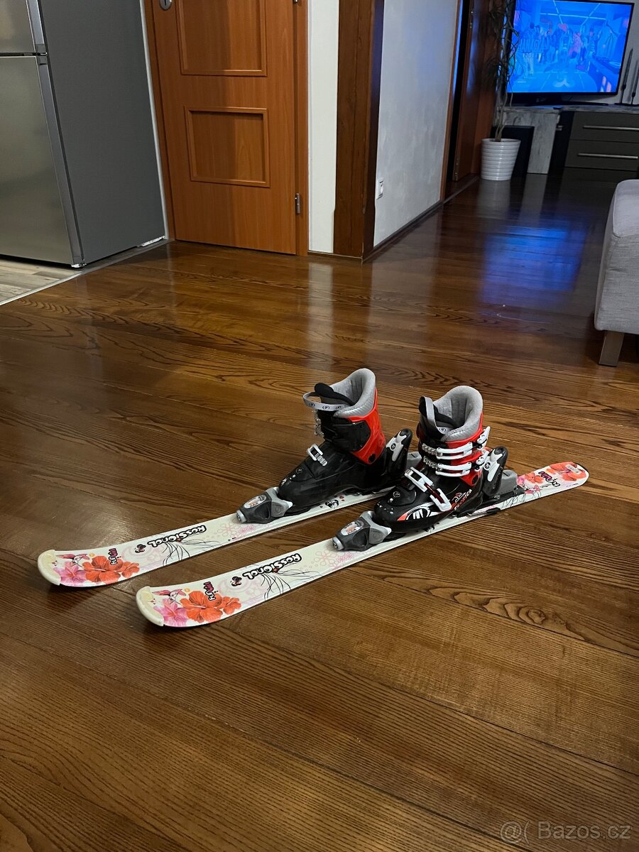 Set lyží Rossignol a lyžáků - 2