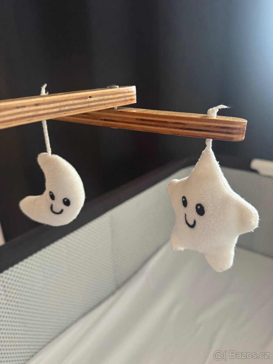Postýlka - přistýlka pro miminka pro děti dřevěná s kolečky - 2