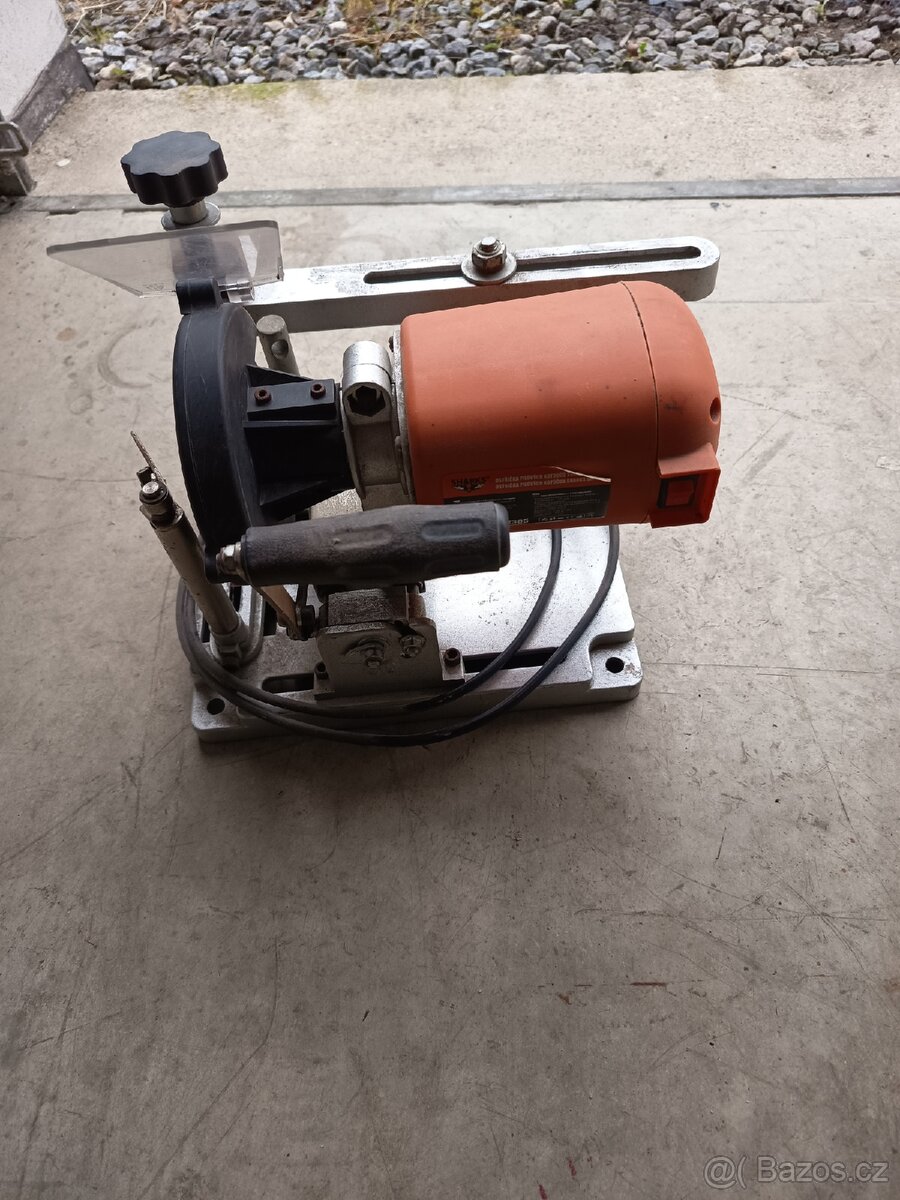 Ostříčka pilových kotoučů - 2