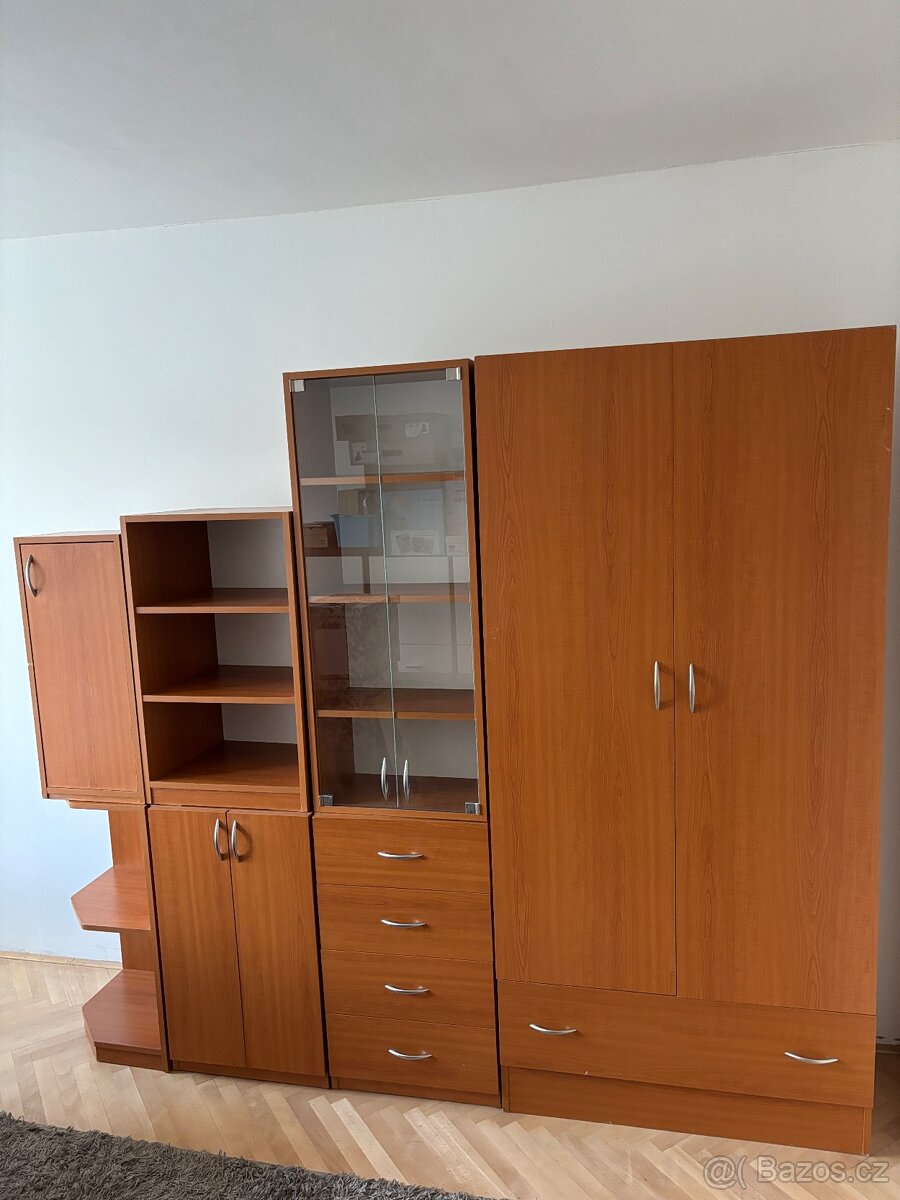 Prodám sestavu skříní 7 kusů - 2