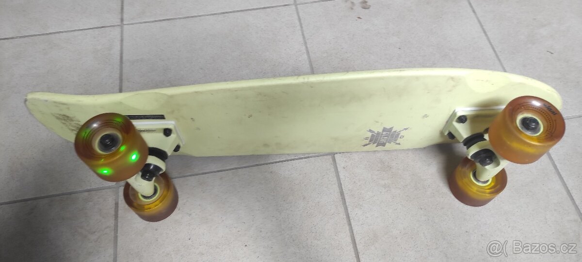 skateboard GLOBE - 2